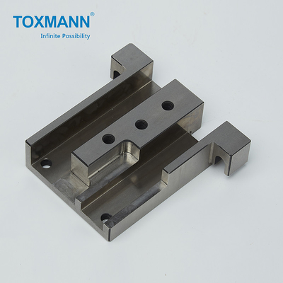 Il CNC automatico di precisione la tolleranza 0.02mm del materiale dei pezzi meccanici S136